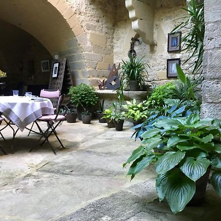 Monte Arena Bed & Breakfast Montaren-et-Saint-Médiers Exterior foto
