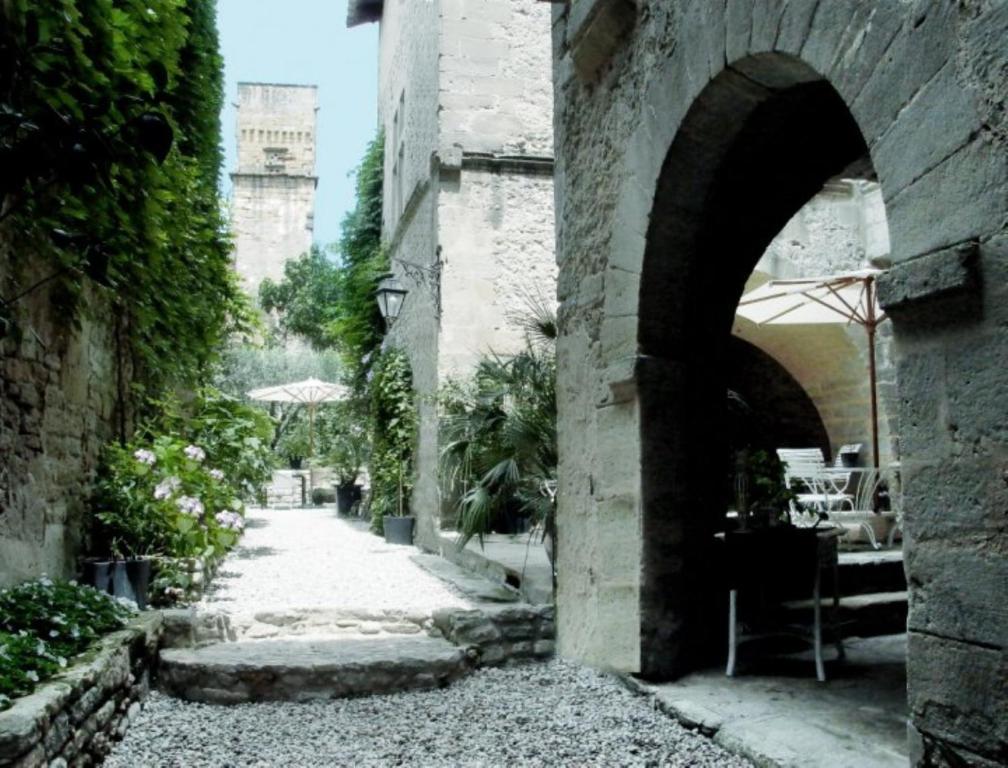 Monte Arena Bed & Breakfast Montaren-et-Saint-Médiers Exterior foto