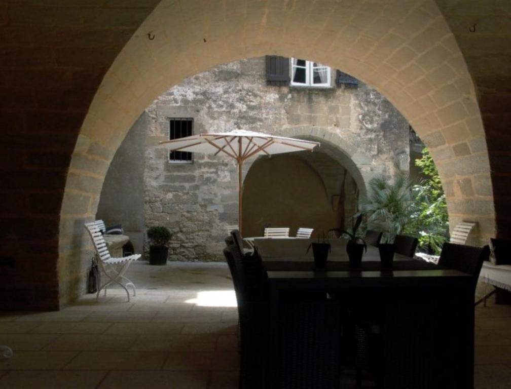 Monte Arena Bed & Breakfast Montaren-et-Saint-Médiers Exterior foto