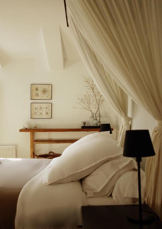 Monte Arena Bed & Breakfast Montaren-et-Saint-Médiers Exterior foto