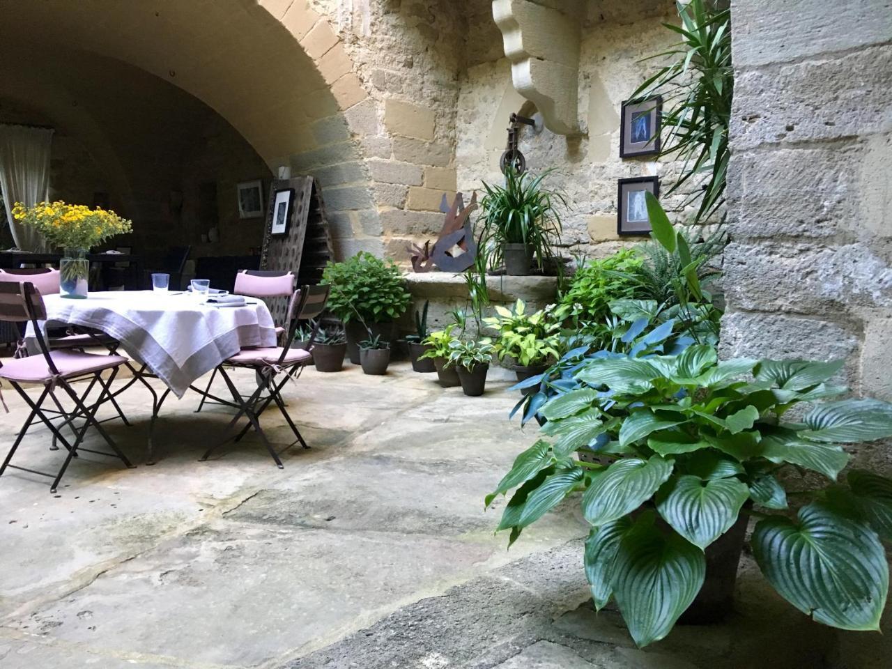 Monte Arena Bed & Breakfast Montaren-et-Saint-Médiers Exterior foto