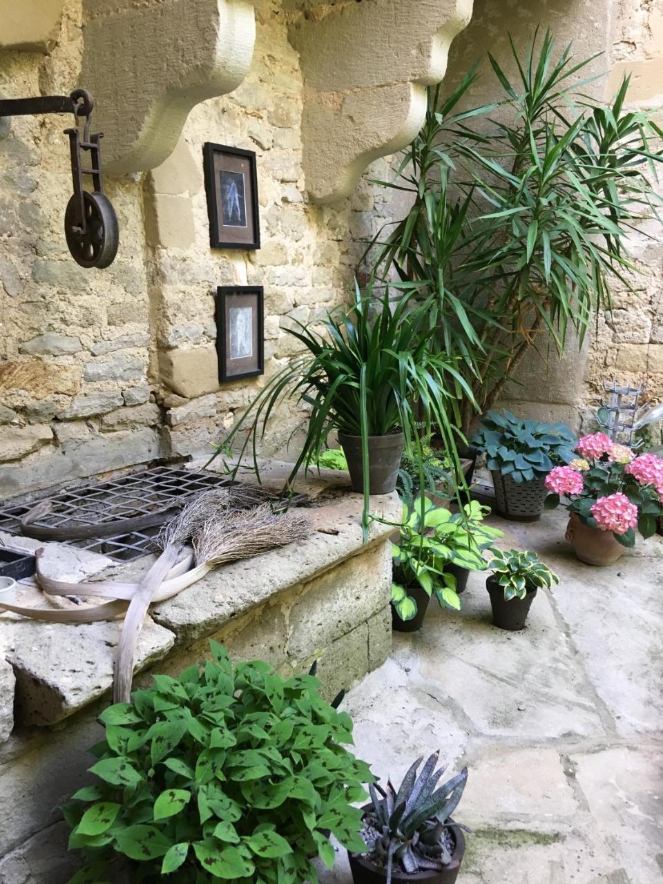 Monte Arena Bed & Breakfast Montaren-et-Saint-Médiers Exterior foto